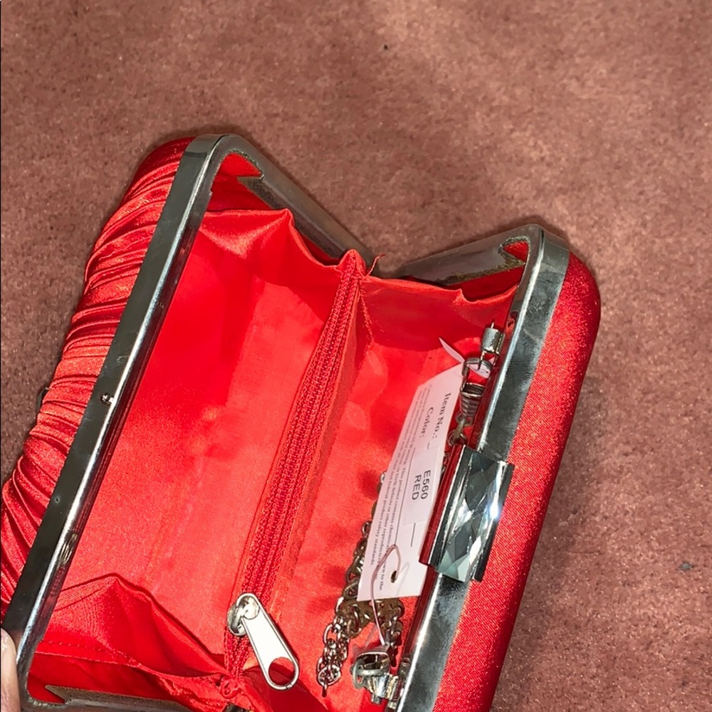 Fancy red clutch - Picture 4 of 4